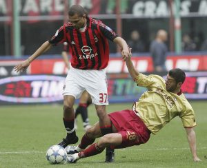 Marcio Amoroso con la maglia del Milan