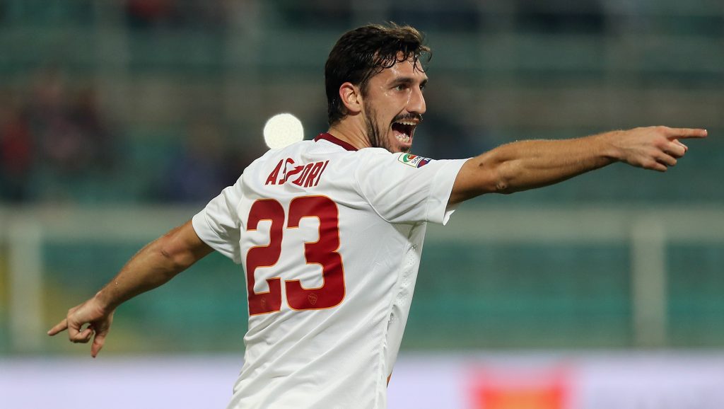 Astori in azione con la maglia della Roma