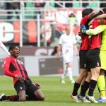Il Milan esulta al gol di Leao
